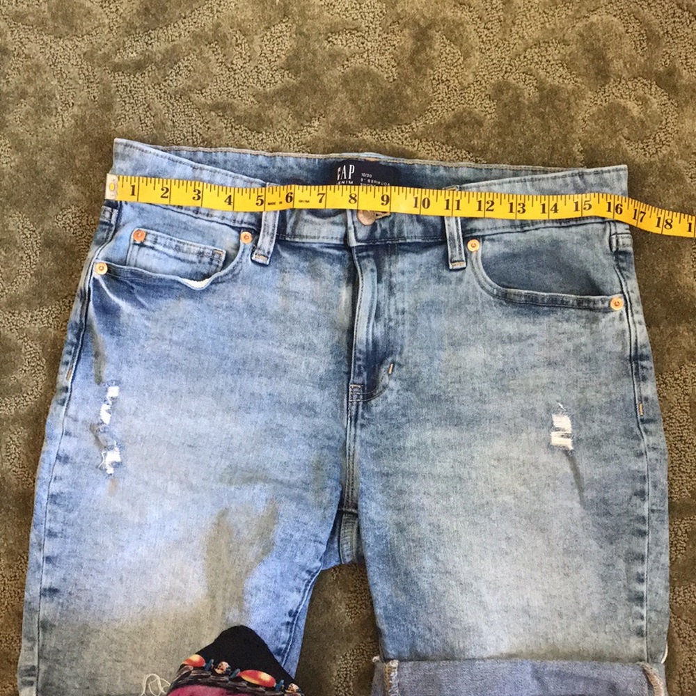 Shorts - Picture 2 of 6